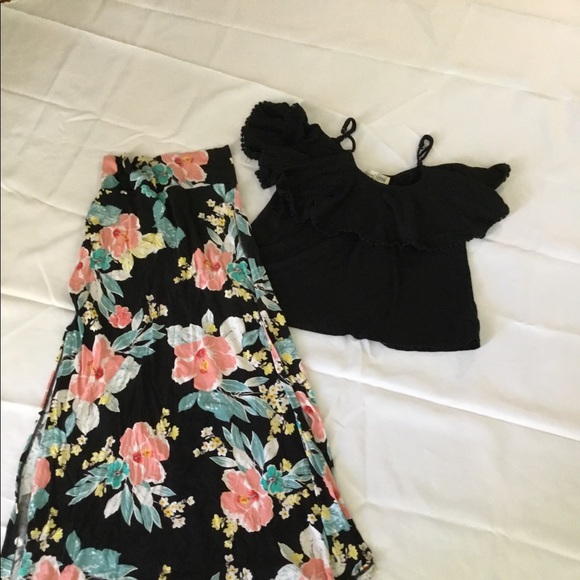 Black off the should top - Picture 4 of 5